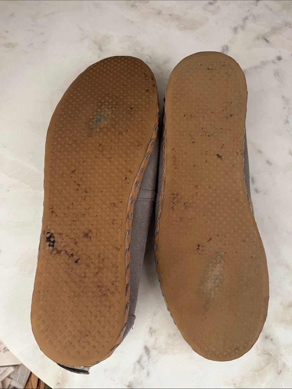 TOMS Grey/Taupe Suede Women’s Slip-On Loafers with Leather twist band. - Picture 4 of 7